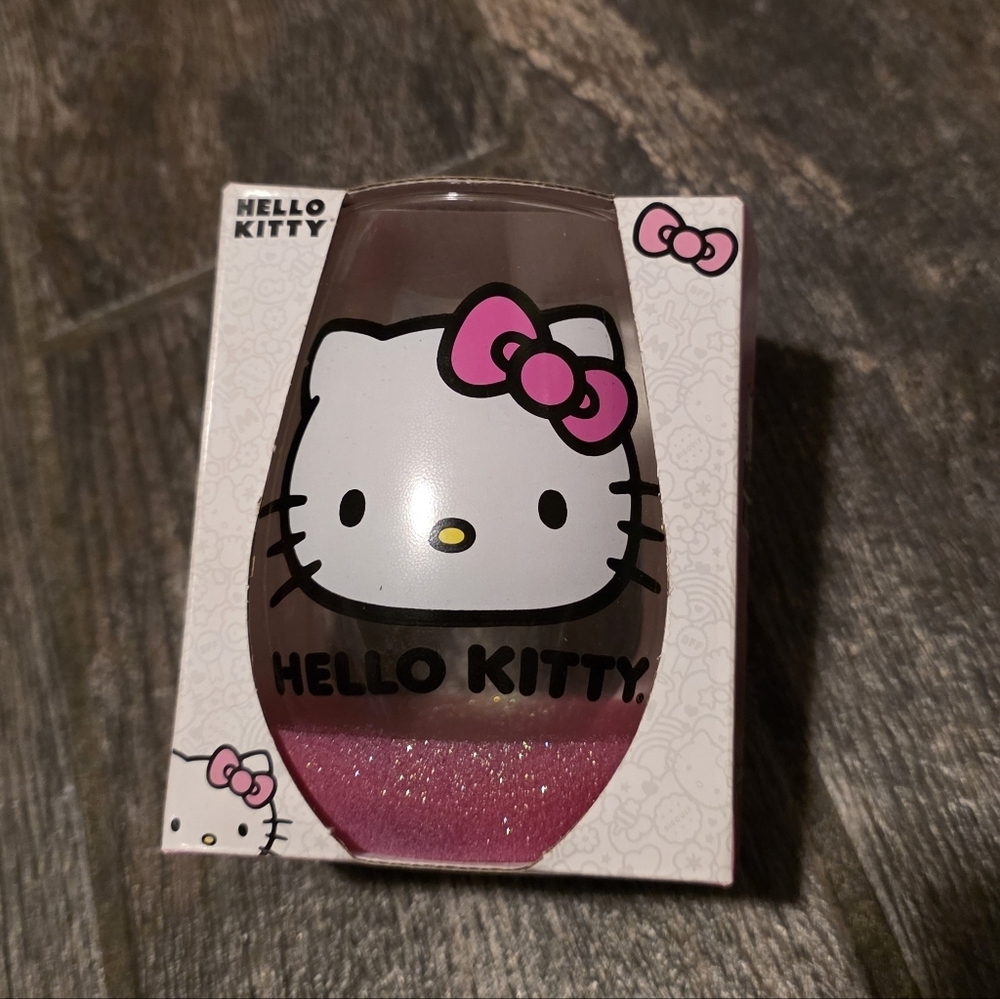 Hello Kitty 20 Oz Tear Drop Glass Cup